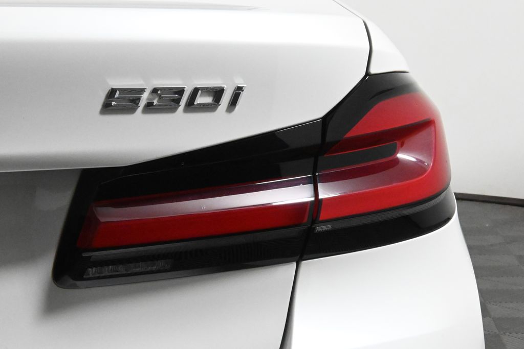 Thumbnail: 2022 BMW 5 Series - 13