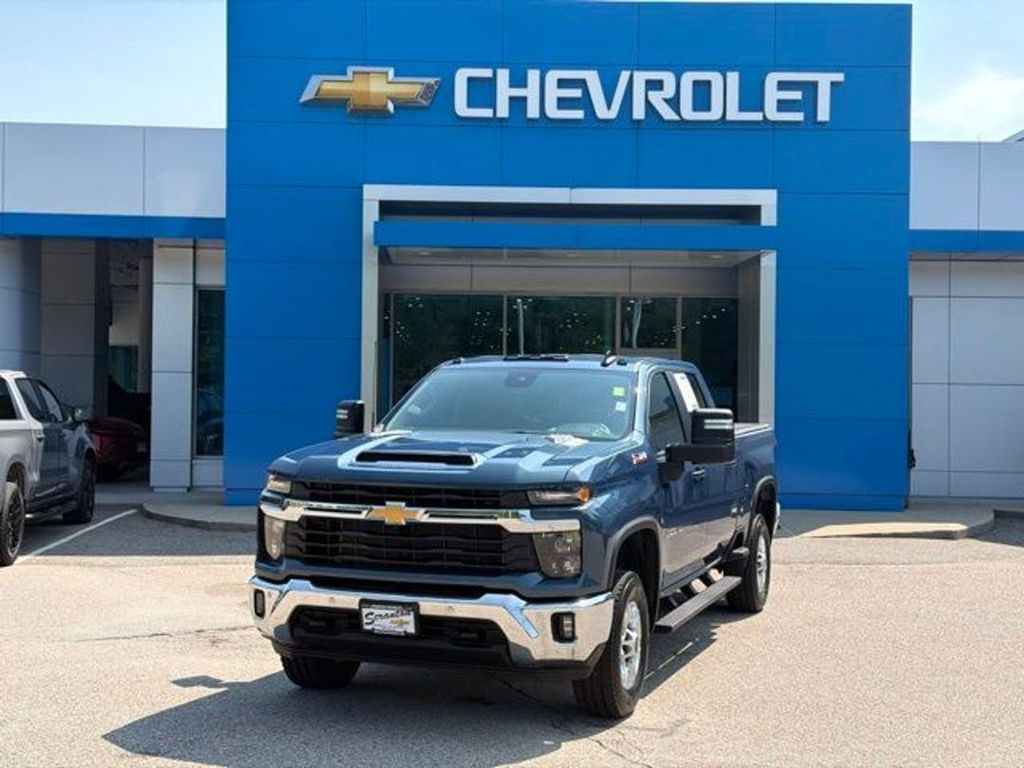 2025 Chevrolet Silverado 2500HD LT Crew Cab 4WD