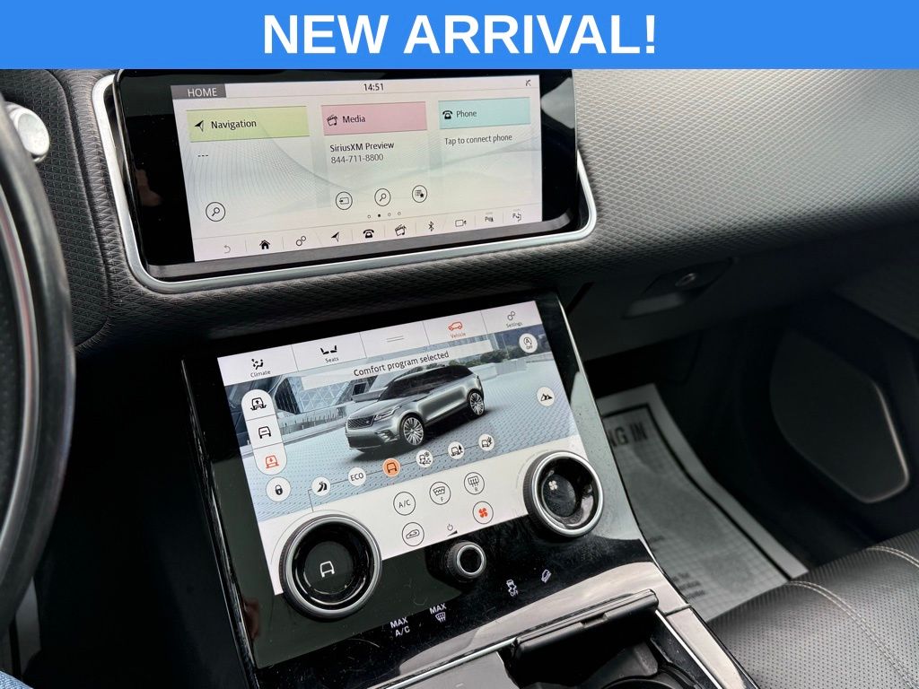 Used 2019 White Land Rover SE R-Dynamic image 41