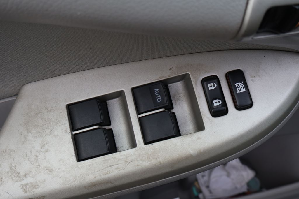 Thumbnail: 2011 Toyota Corolla - 11