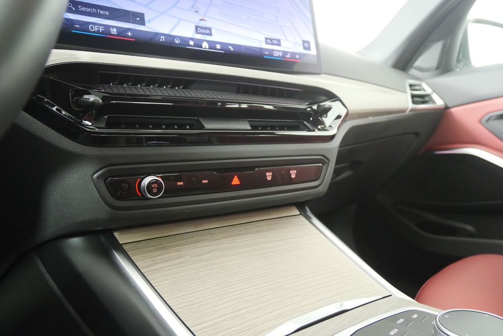 Thumbnail: 2025 BMW 3 Series - 26