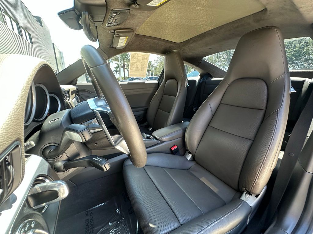 Thumbnail: 2017 Porsche 911 - 5