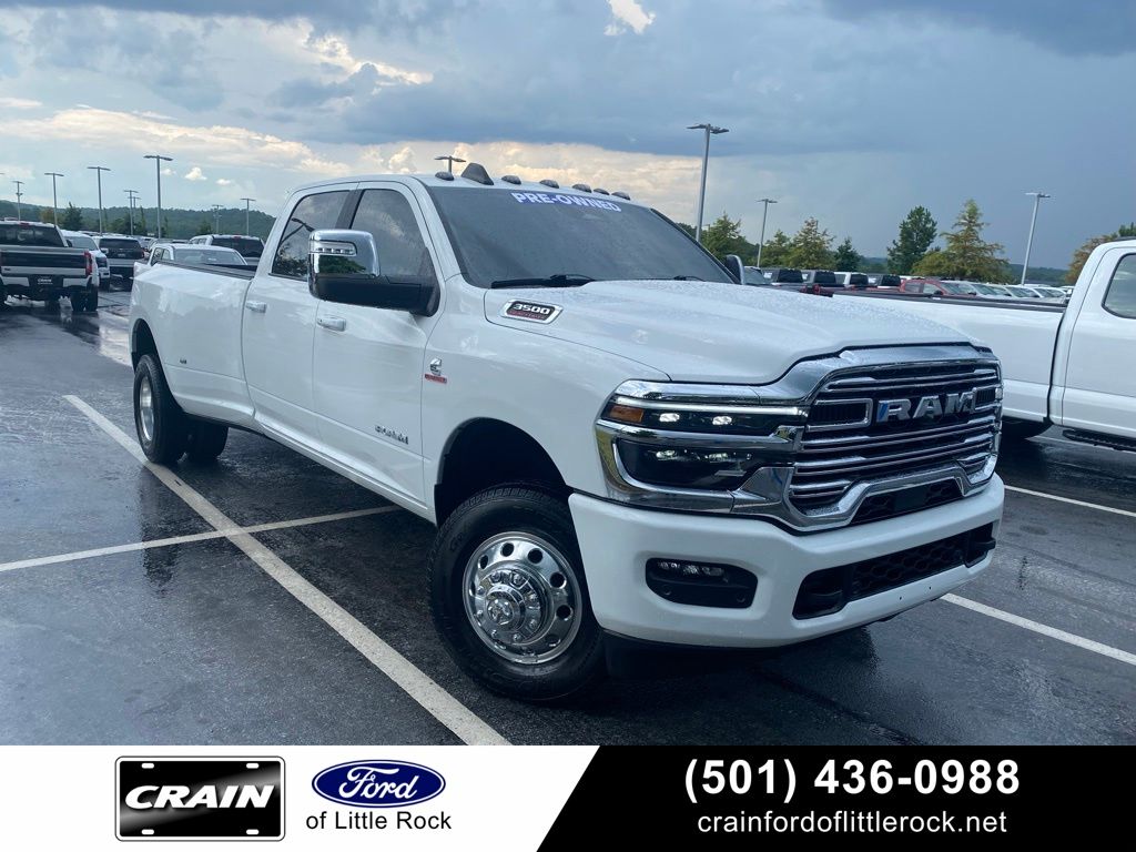 Bright White Clearcoat 2026 RAM 3500 Pickup Truck Four-Wheel Drive 8-Speed Automatic