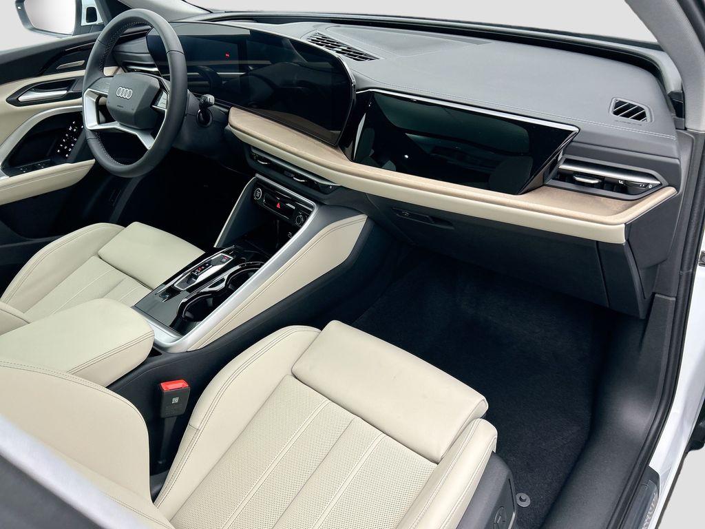 Thumbnail: 2025 Audi Q5 - 17