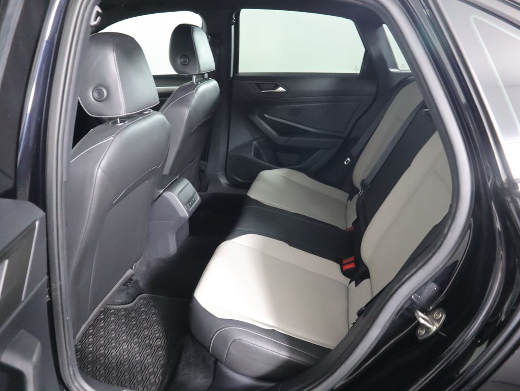 Thumbnail: 2019 Volkswagen Jetta - 21