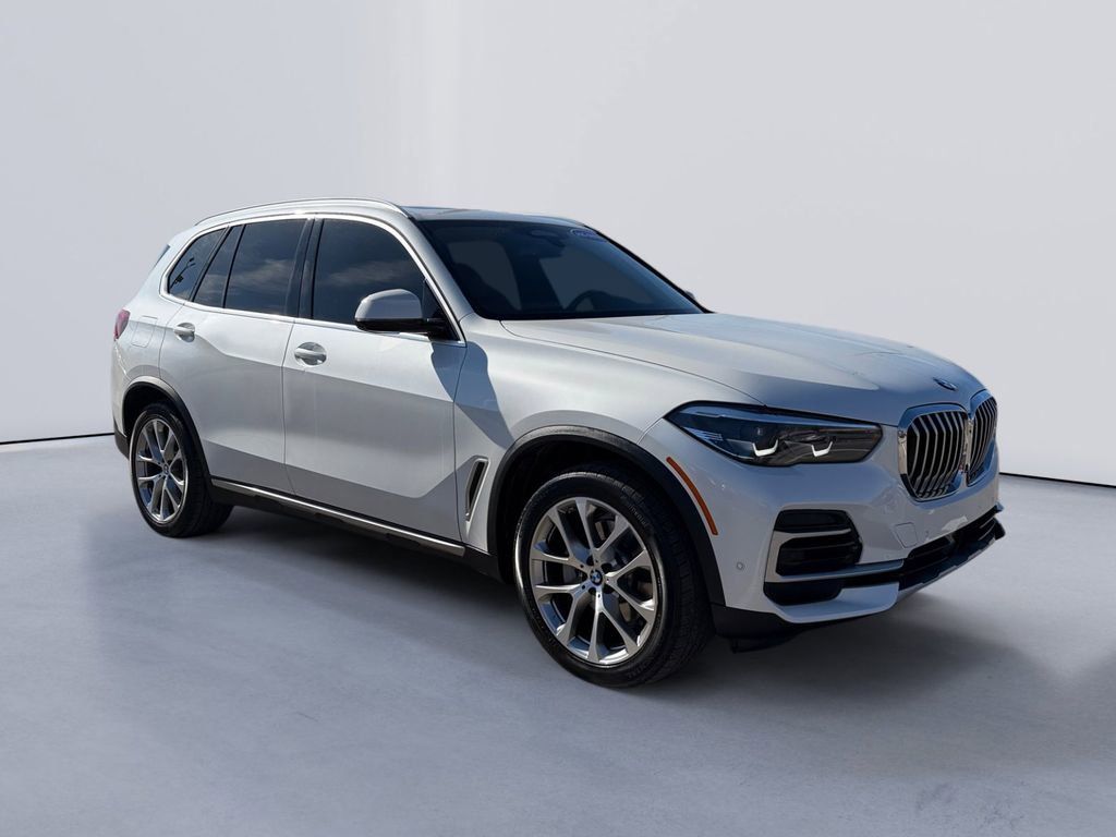 2022 BMW X5 xDrive40i AWD