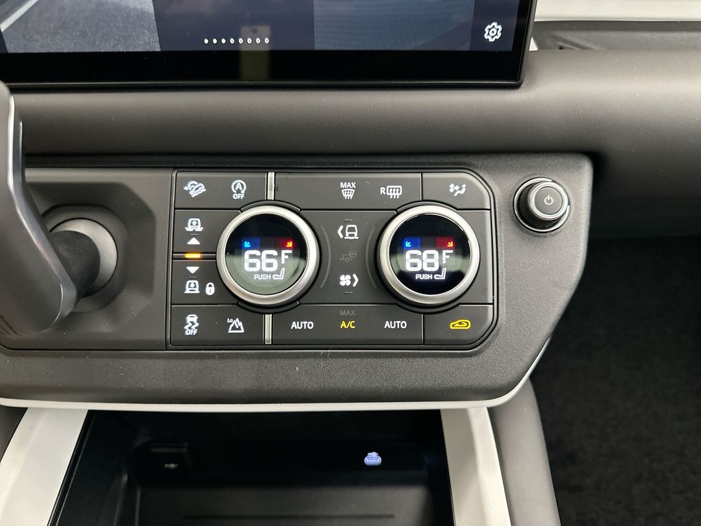 2025 Land Rover Defender 110 12