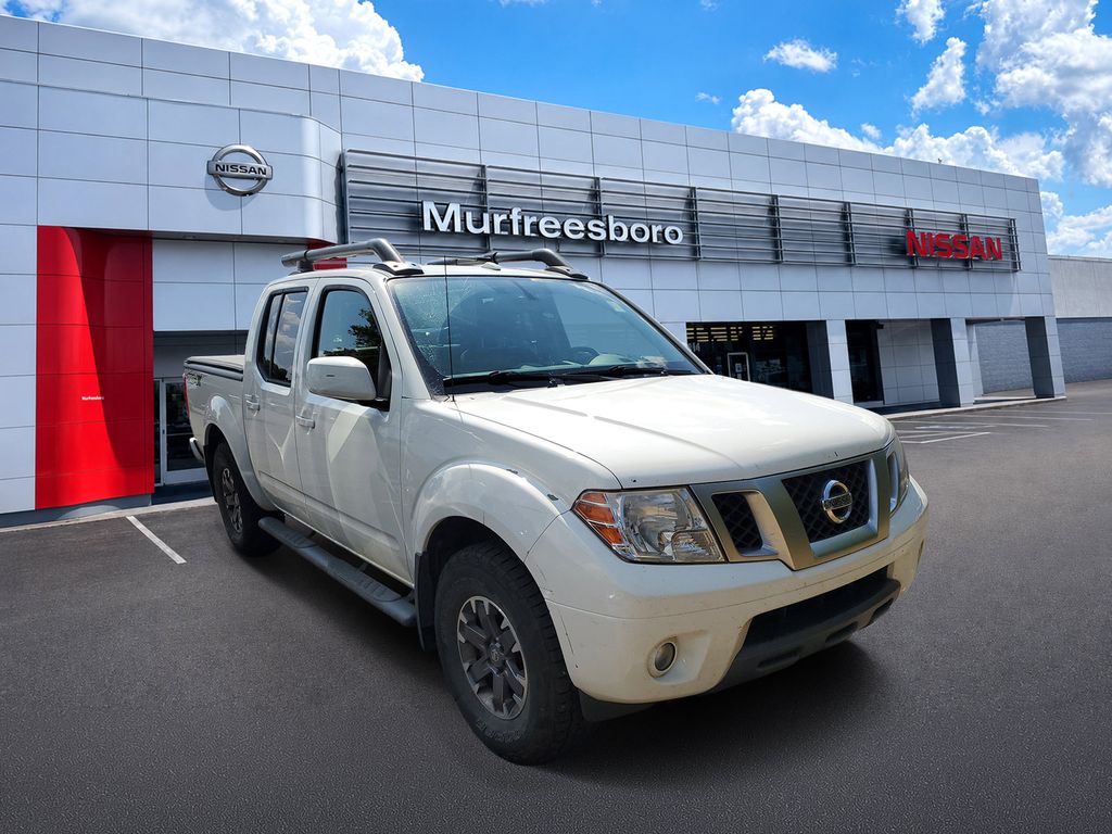 Glacier White 2017 Nissan Frontier Pickup Truck Four-Wheel Drive 5-Speed Automatic Overdrive