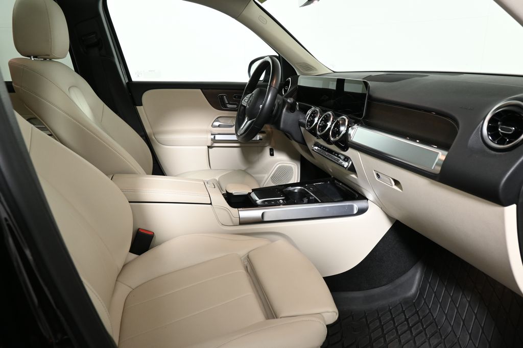 2021 Mercedes-Benz GLB 250 24