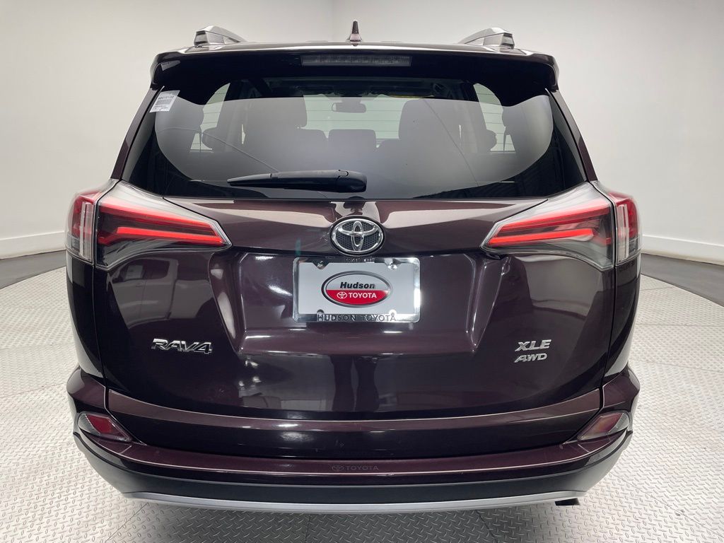 2018 Toyota RAV4 XLE 6