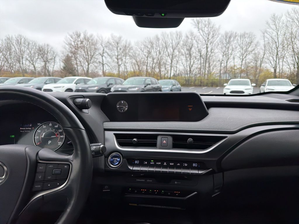 Thumbnail: 2021 Lexus UX - 15