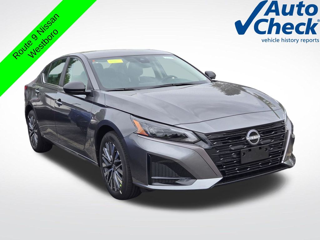 Gray (Gun Metallic) 2026 Nissan Altima Sedan All-Wheel Drive Continuously Variable Transmission