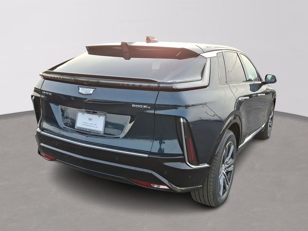 2025 Cadillac Lyriq Luxury 4