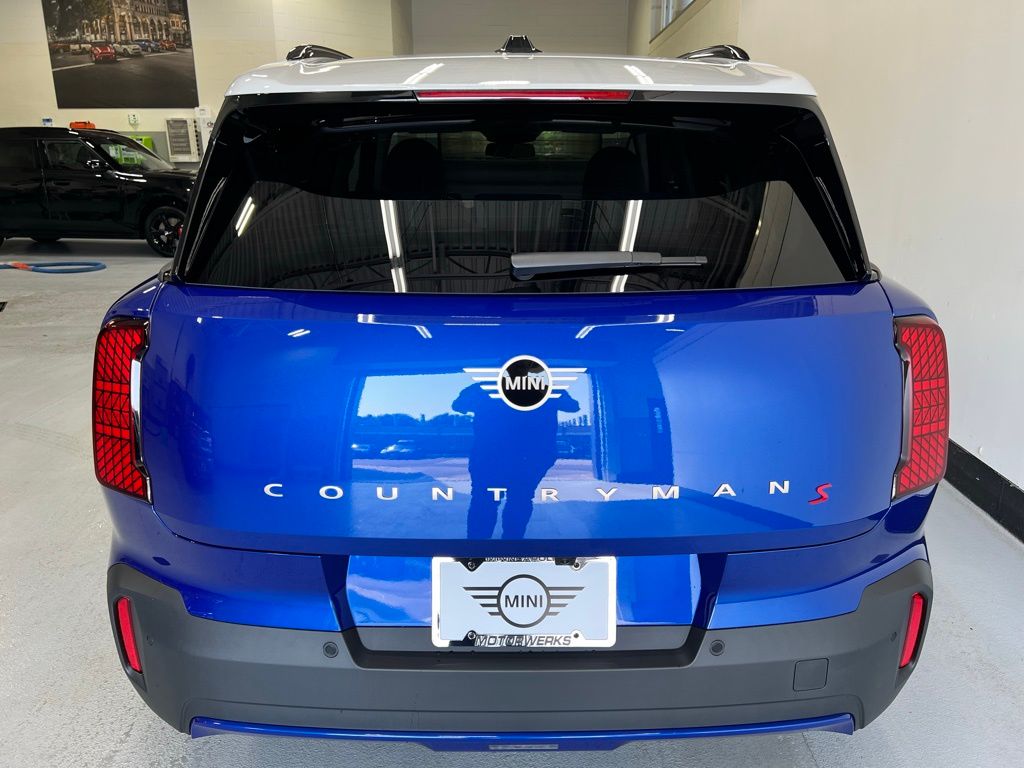 2025 MINI Cooper Countryman Base 6