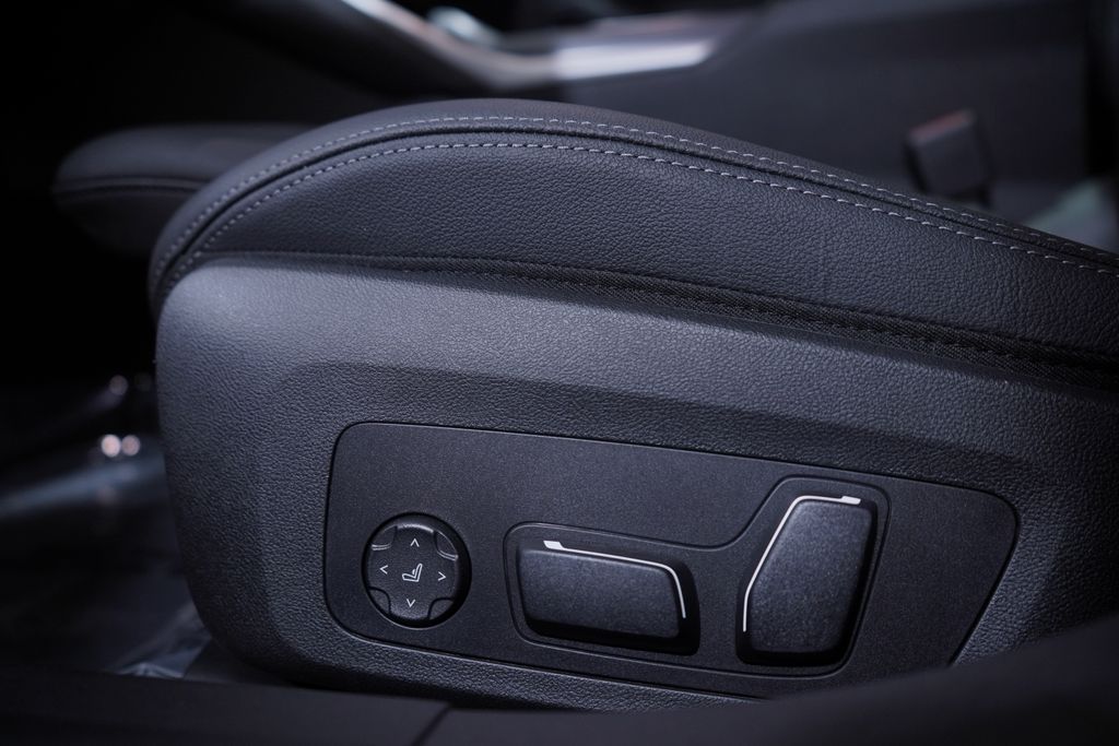 2025 BMW i4 eDrive40 18