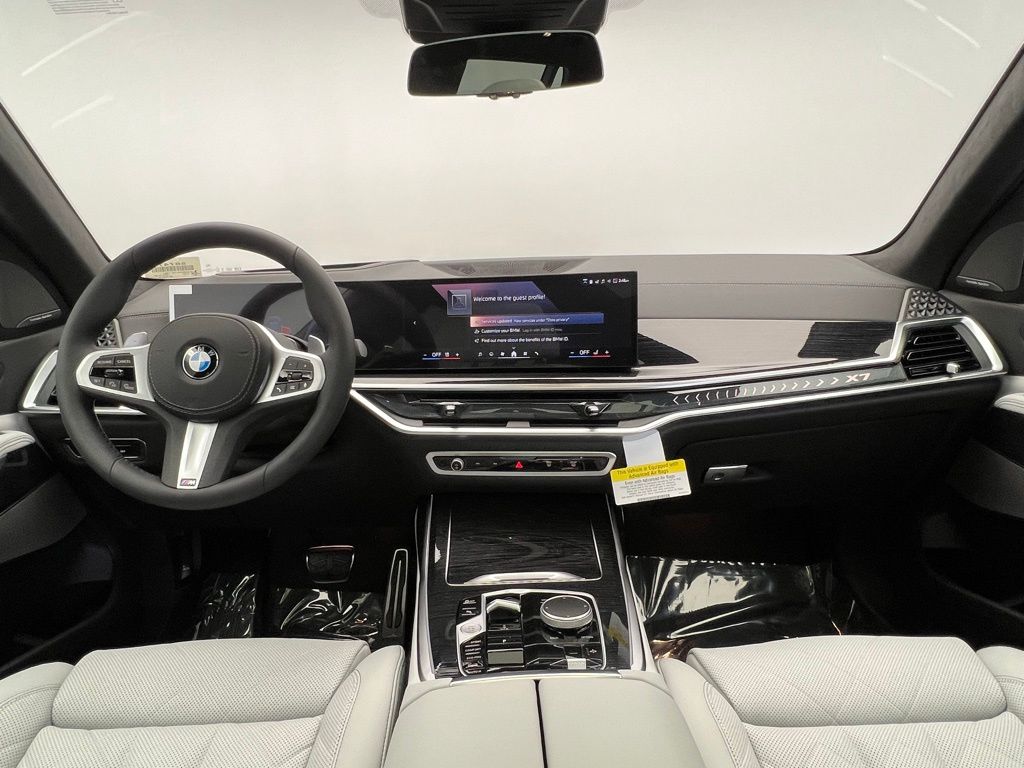 Thumbnail: 2026 BMW X7 - 11
