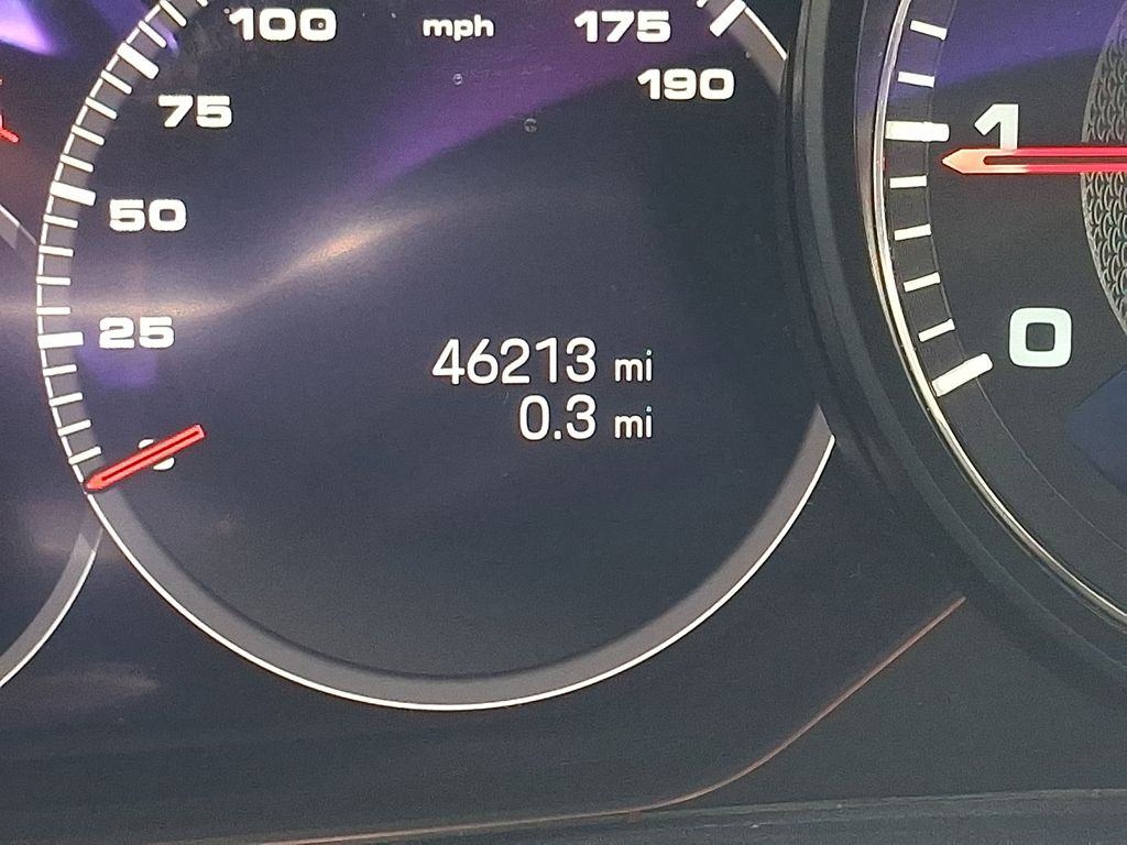 Thumbnail: 2022 Porsche Cayenne - 25