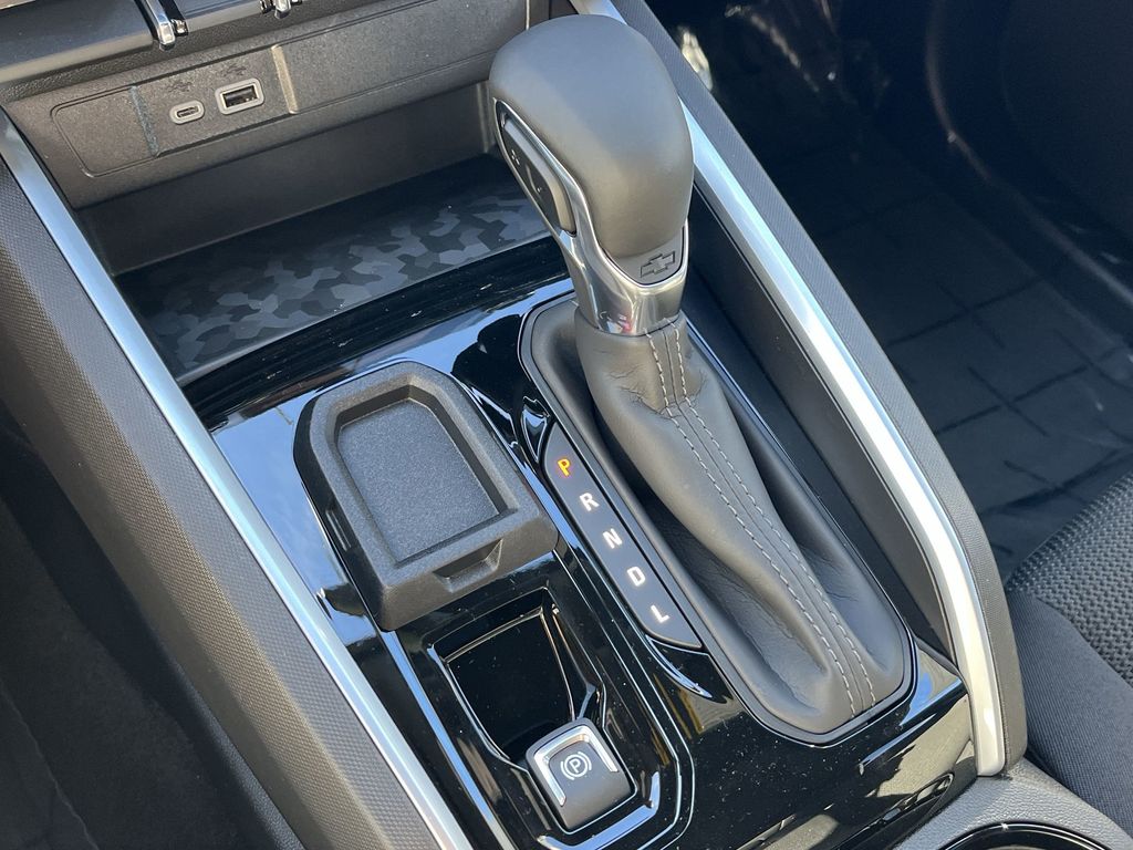 2024 Chevrolet Colorado LT photo
