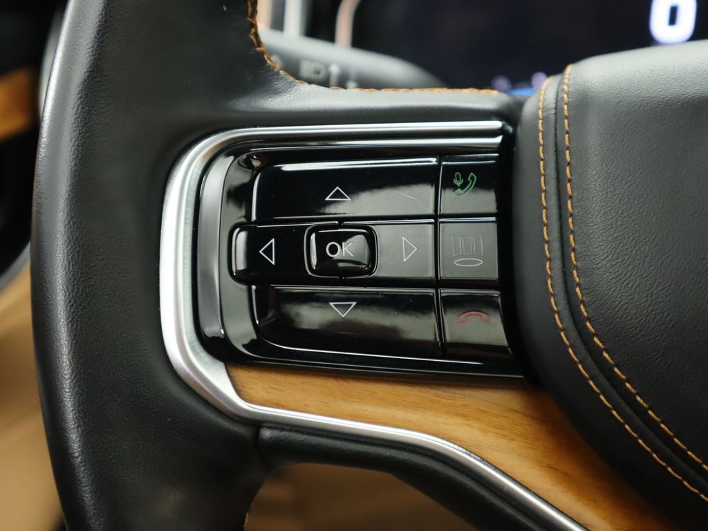 Thumbnail: 2022 Jeep Grand Wagoneer - 11