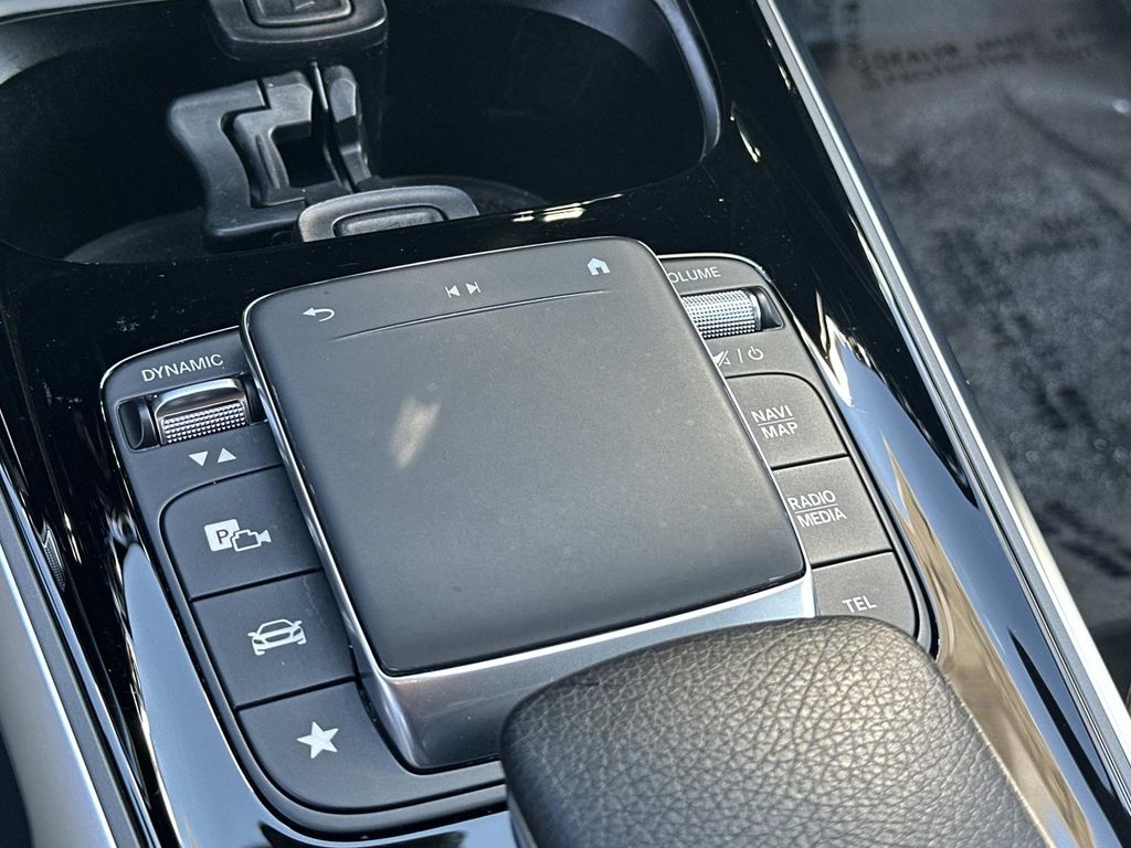 Thumbnail: 2023 Mercedes-Benz EQB - 25