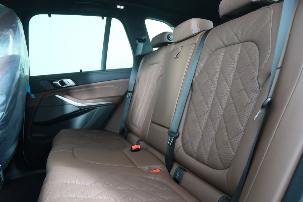 Thumbnail: 2026 BMW X5 - 16
