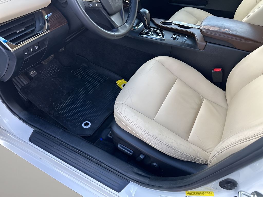 Used Car 2015 Toyota Avalon Hybrid  Xle Touring For Sale Under $15,000 In Austin, Texas