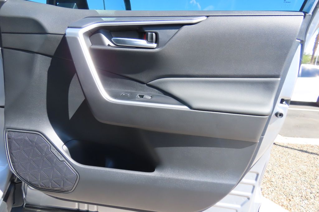 Thumbnail: 2025 Toyota RAV4 - 24