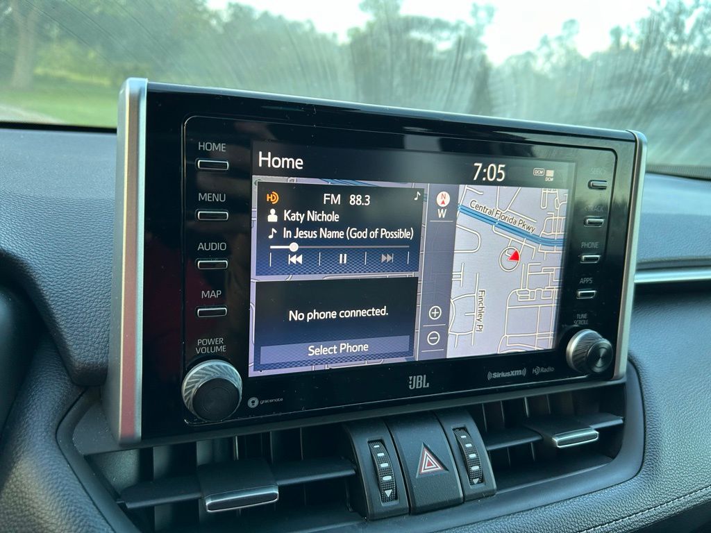 Thumbnail: 2021 Toyota RAV4 - 25