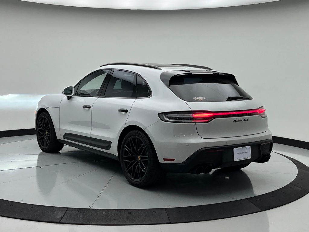 Thumbnail: 2023 Porsche Macan - 7