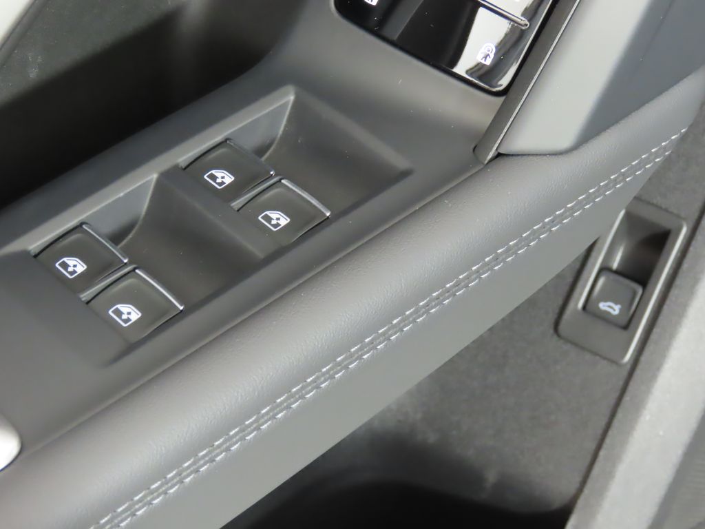 Thumbnail: 2025 Audi Q5 - 29