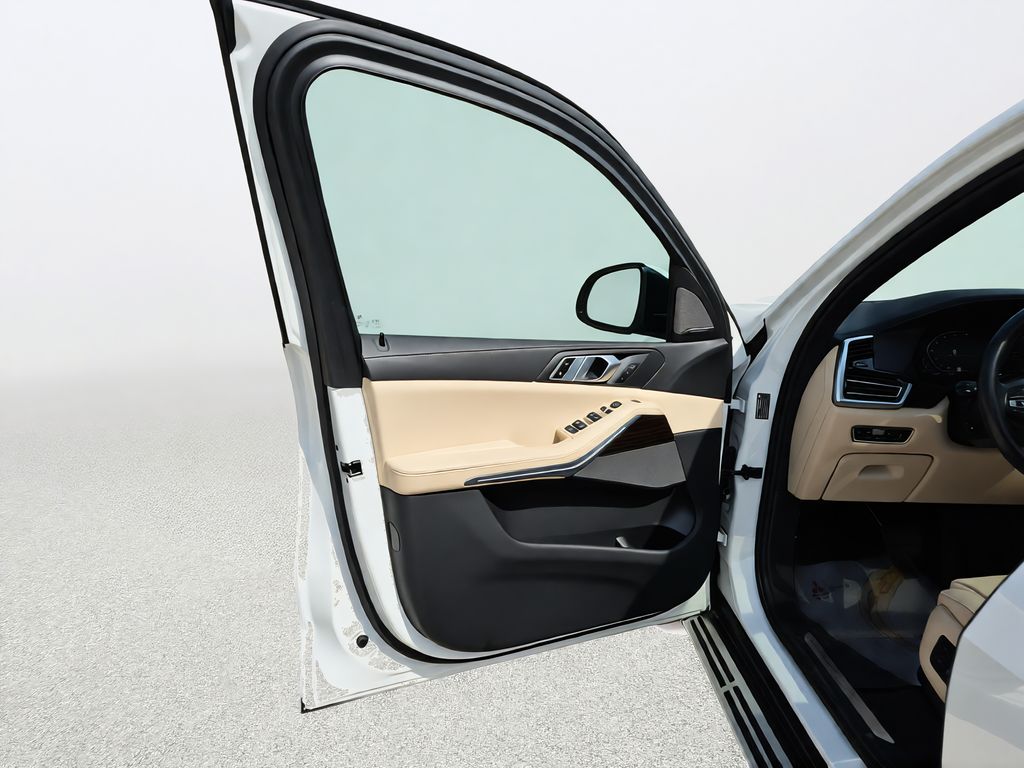 2019 BMW X5 xDrive40i White at North Houston Mitsubishi