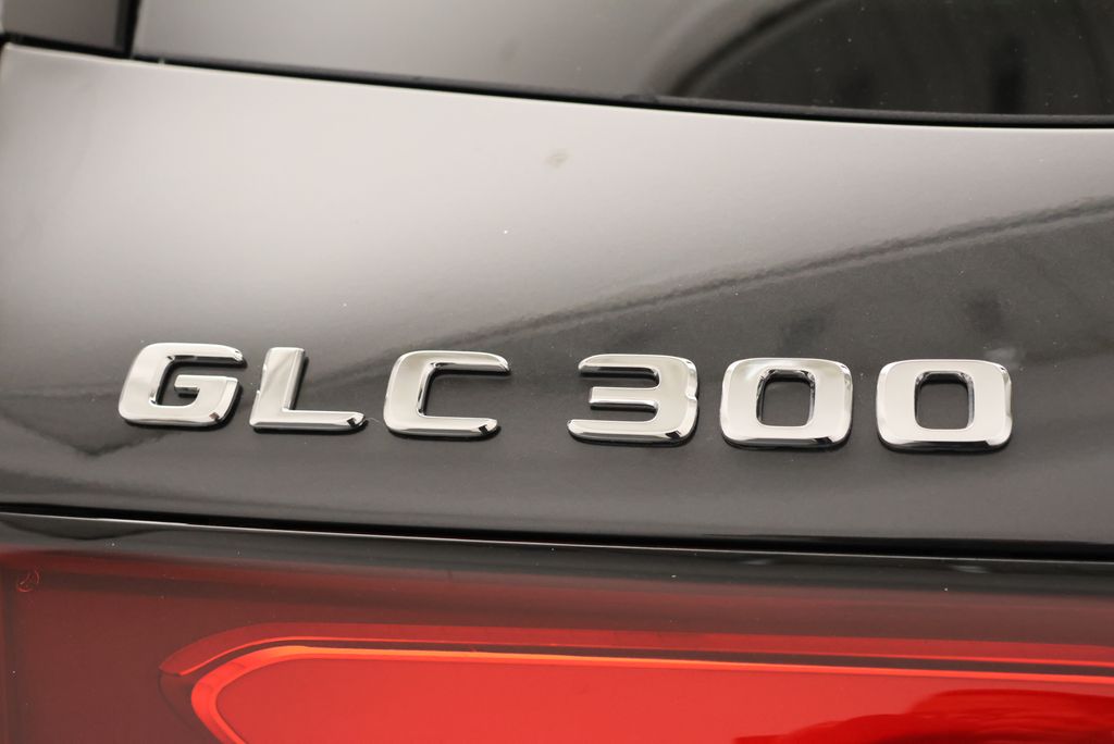 Thumbnail: 2027 Mercedes-Benz GLC - 9