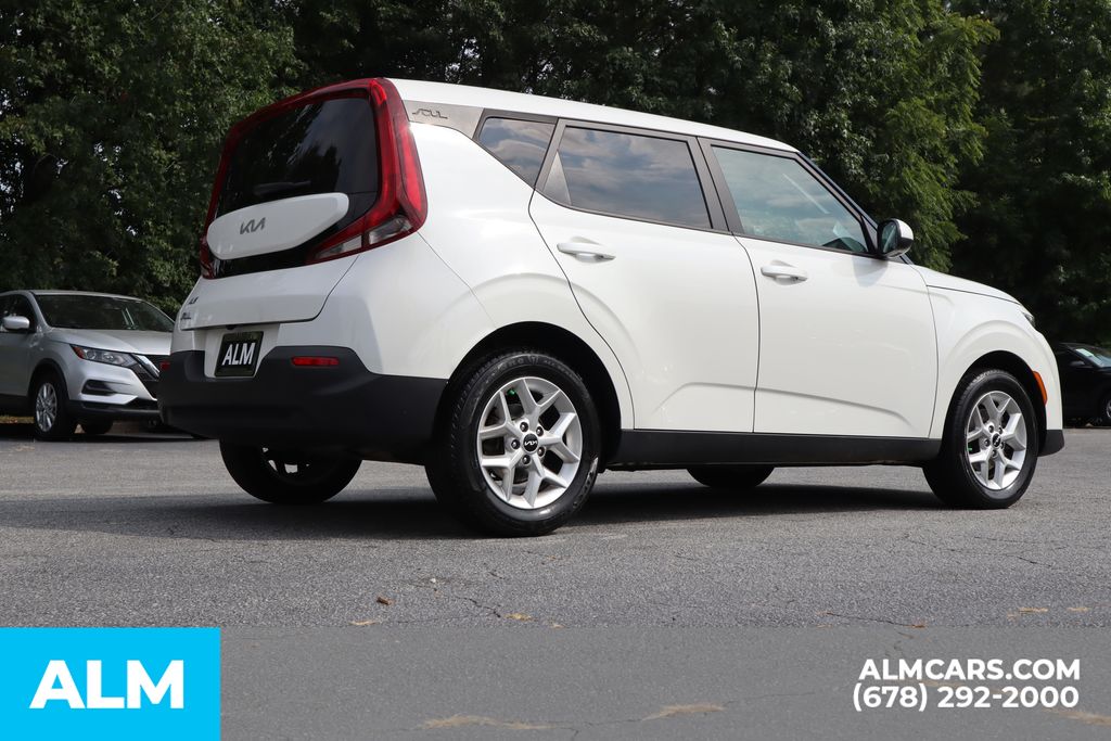2023 Kia Soul LX photo 4
