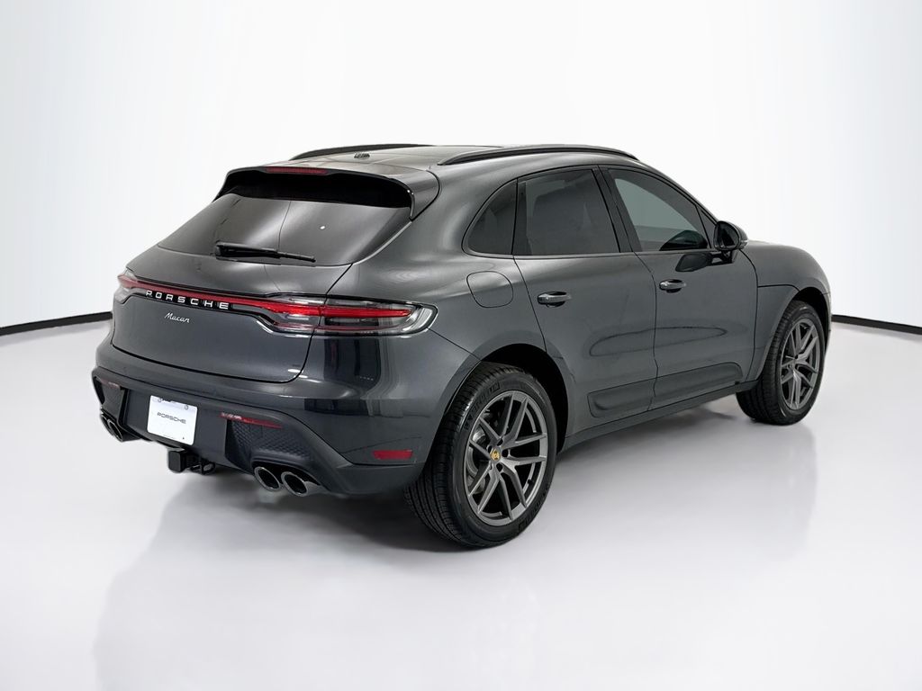 Thumbnail: 2026 Porsche Macan - 7
