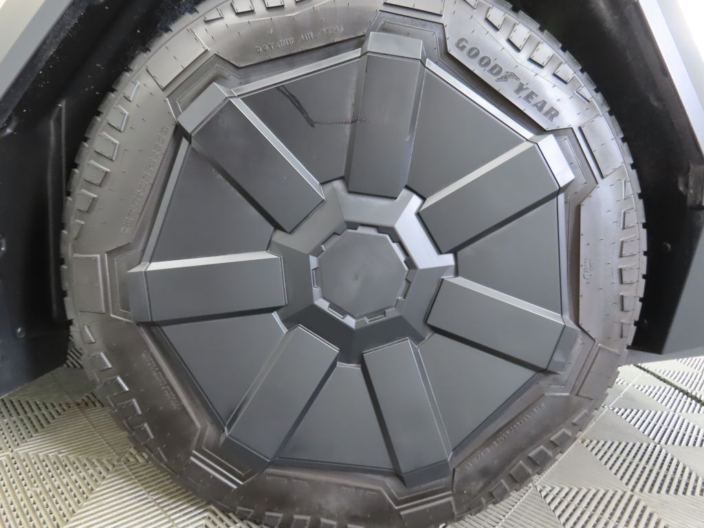 Thumbnail: 2024 Tesla Cybertruck - 31