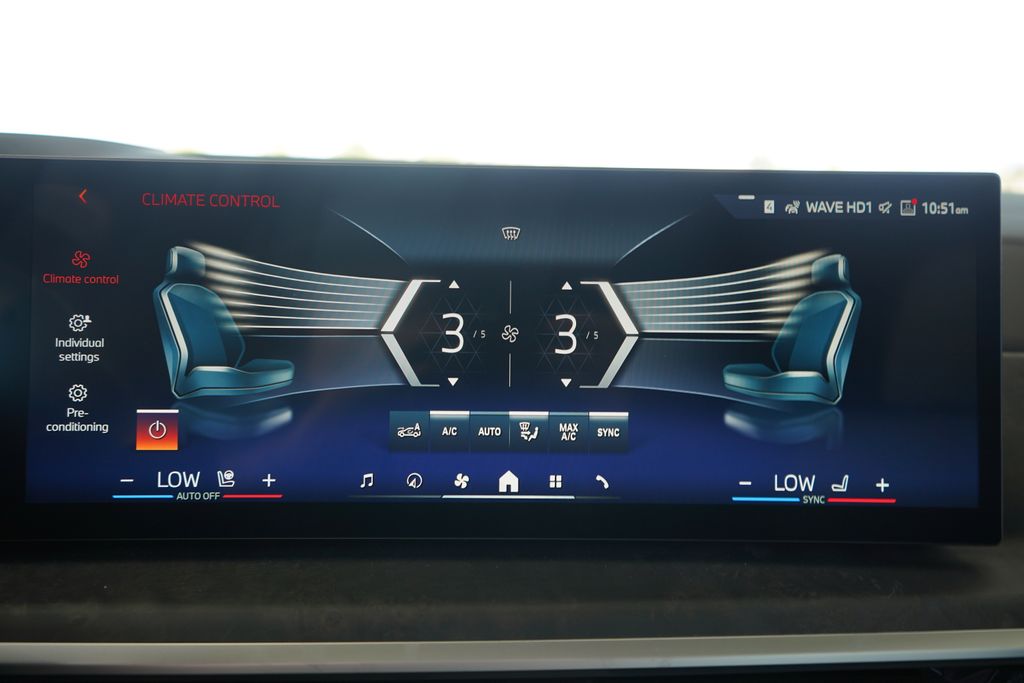 Thumbnail: 2026 BMW X7 - 18