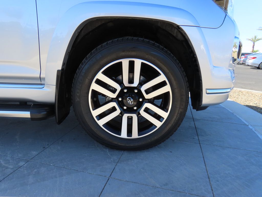 2015 Toyota 4Runner Limited 32