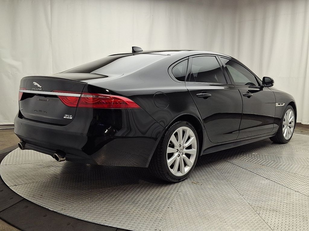 Thumbnail: 2016 Jaguar XF - 4