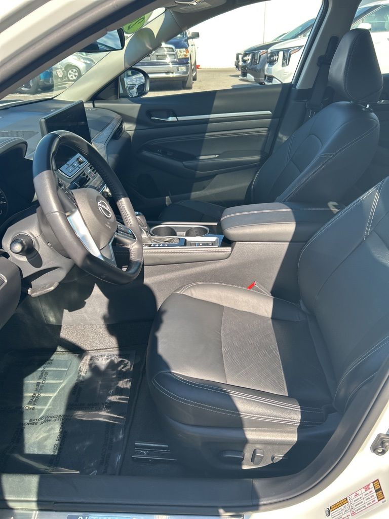 Used 2023 White Nissan 2.5 SL image 12