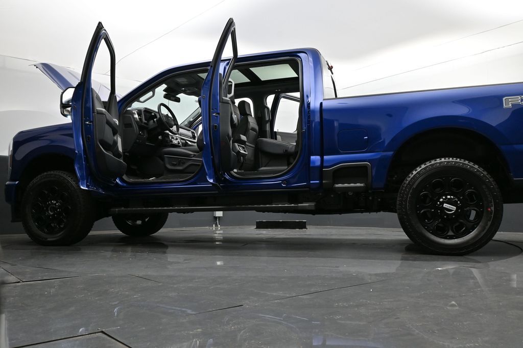 2026 Ford F-350 Lariat photo 28