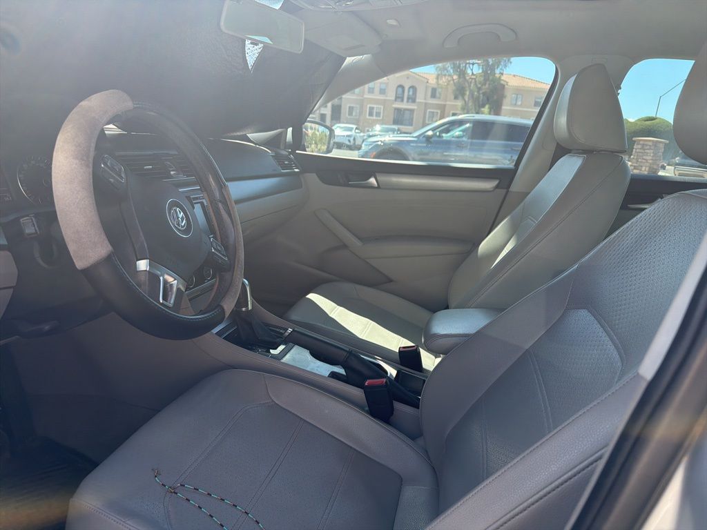 Thumbnail: 2015 Volkswagen Passat - 6