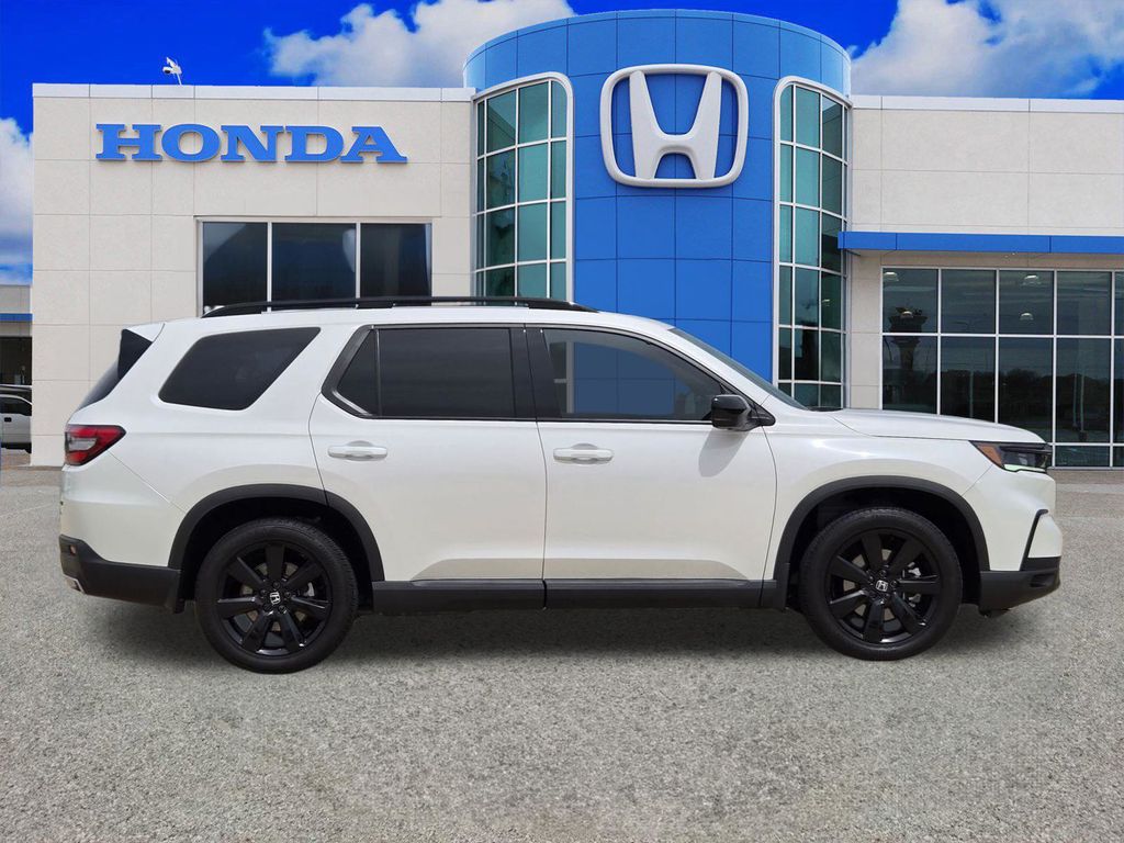 Used 2025 Honda Pilot SUV