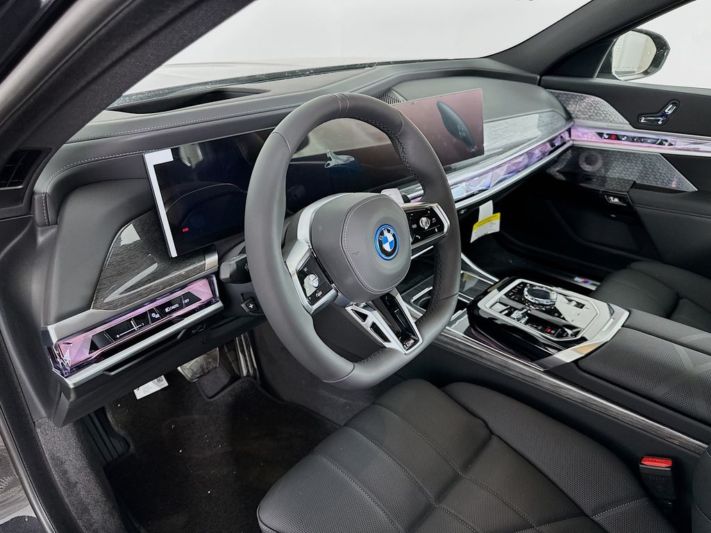 2025 BMW 7 Series 750e xDrive 9