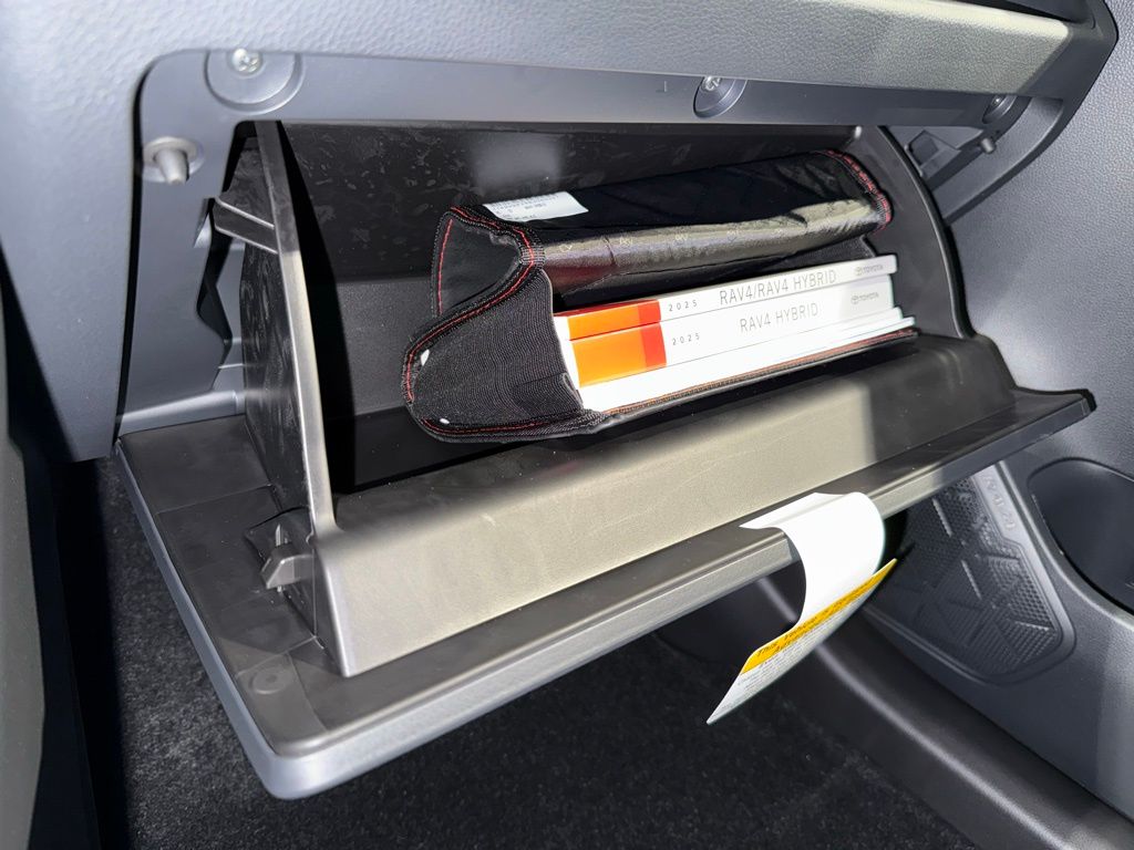 Thumbnail: 2025 Toyota RAV4 - 30