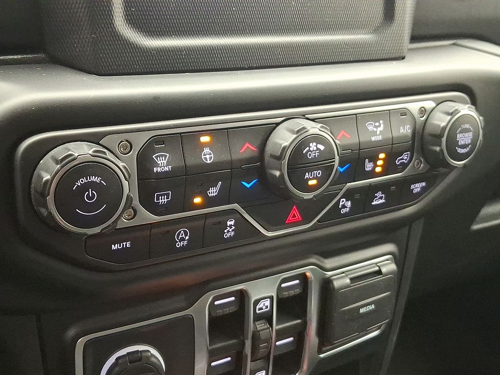 Thumbnail: 2021 Jeep Wrangler - 15