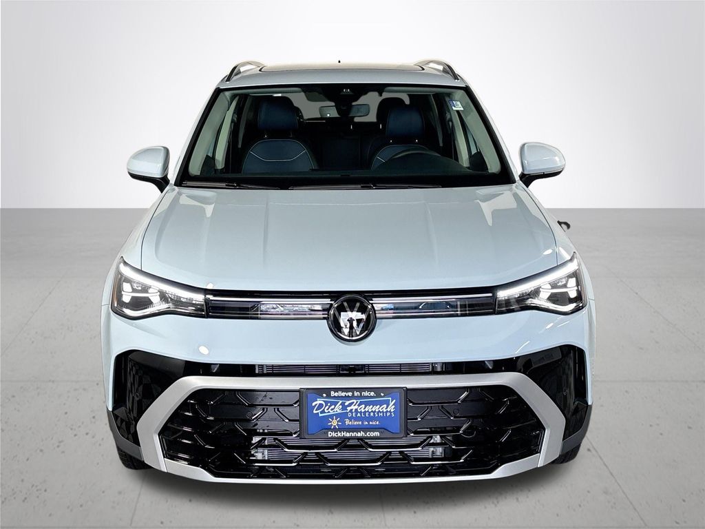 2025 Volkswagen Taos SEL photo 3