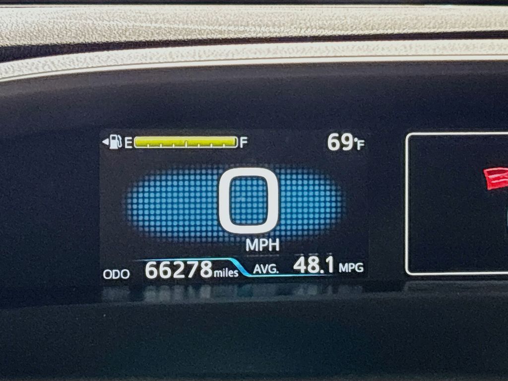 2021 Toyota Prius L