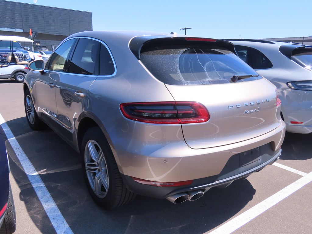 Thumbnail: 2017 Porsche Macan - 3
