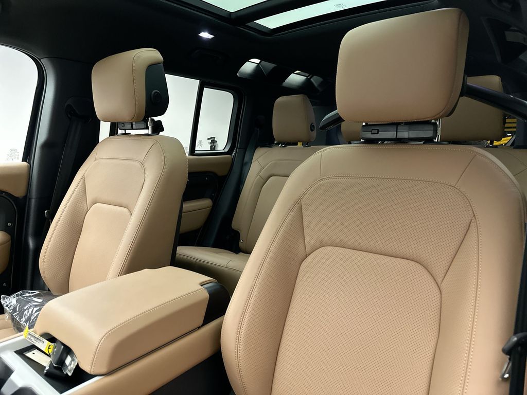 Thumbnail: 2025 Land Rover Defender - 10