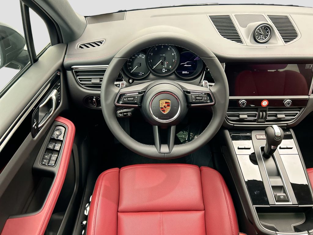 Thumbnail: 2026 Porsche Macan - 13